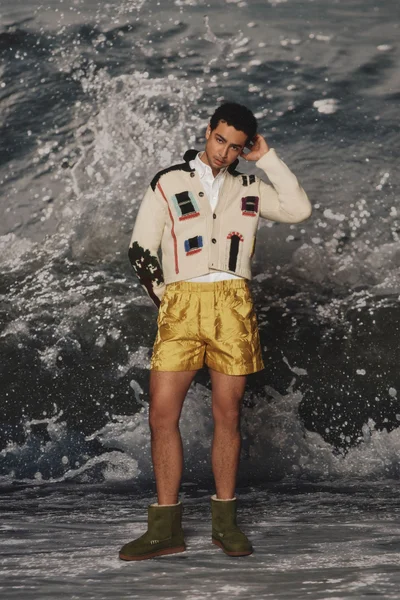 Look 30